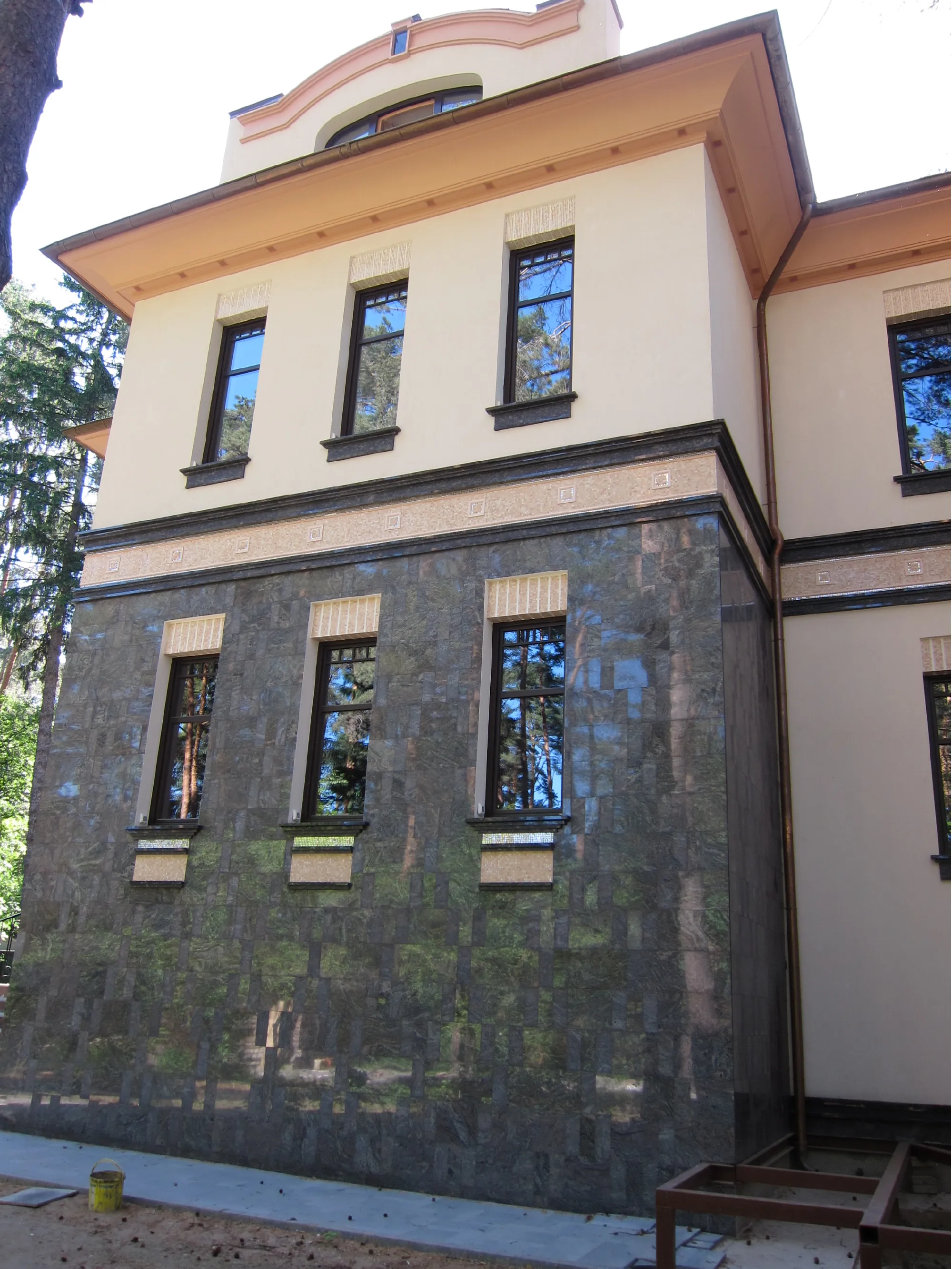 Частная резиденция, "Инесс"