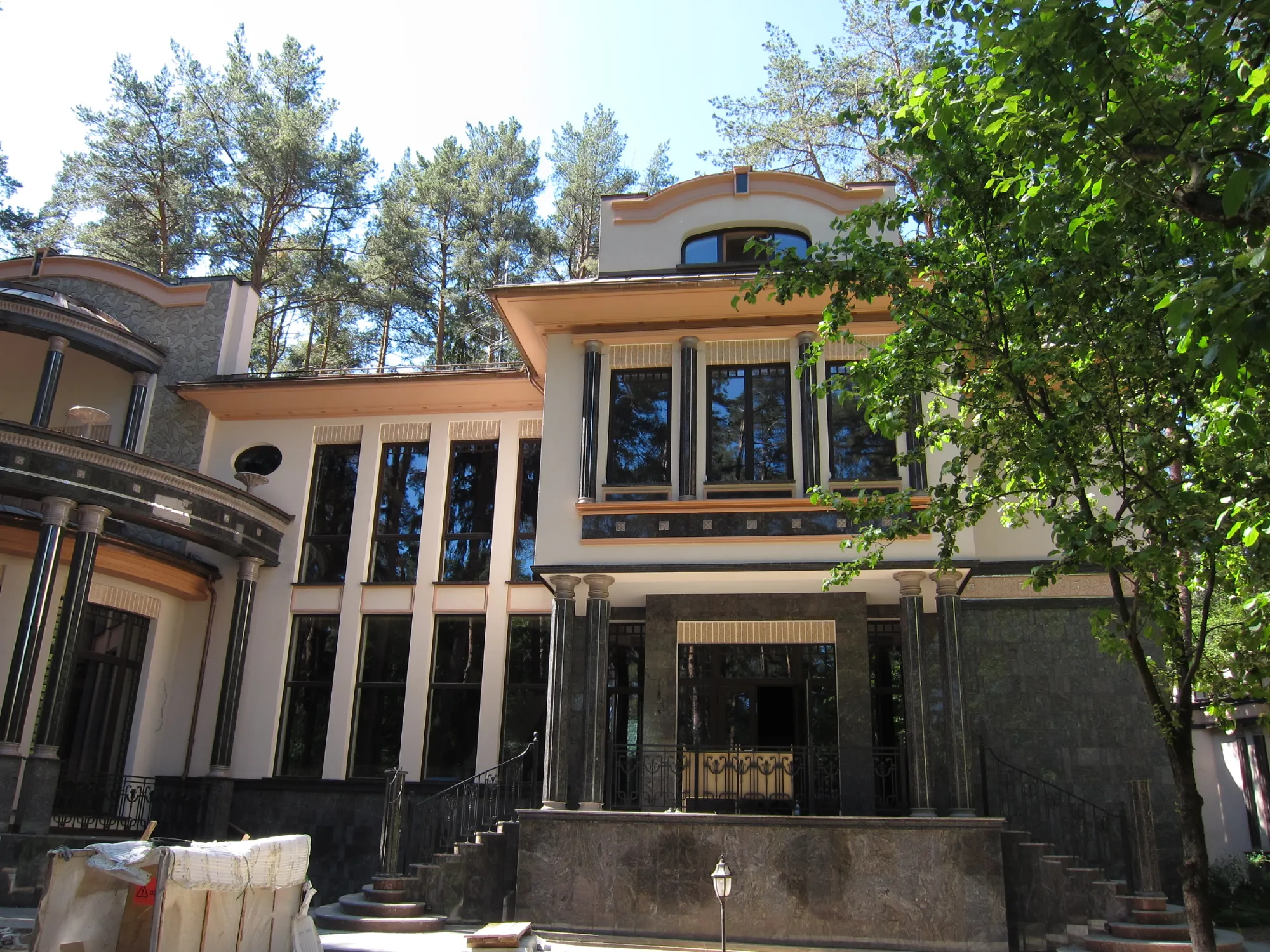 Частная резиденция, "Инесс"