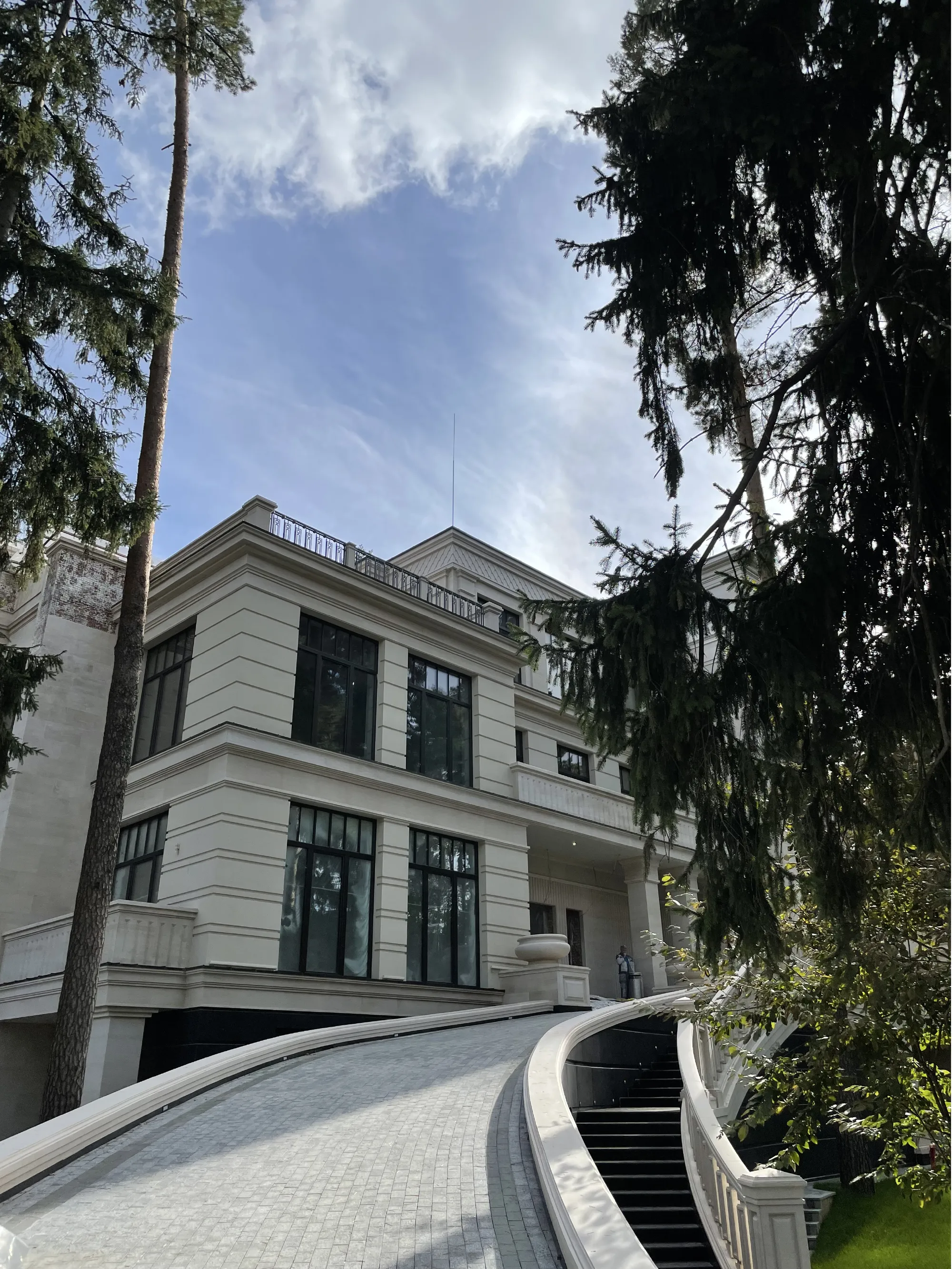 Частная резиденция, "Жуковка"