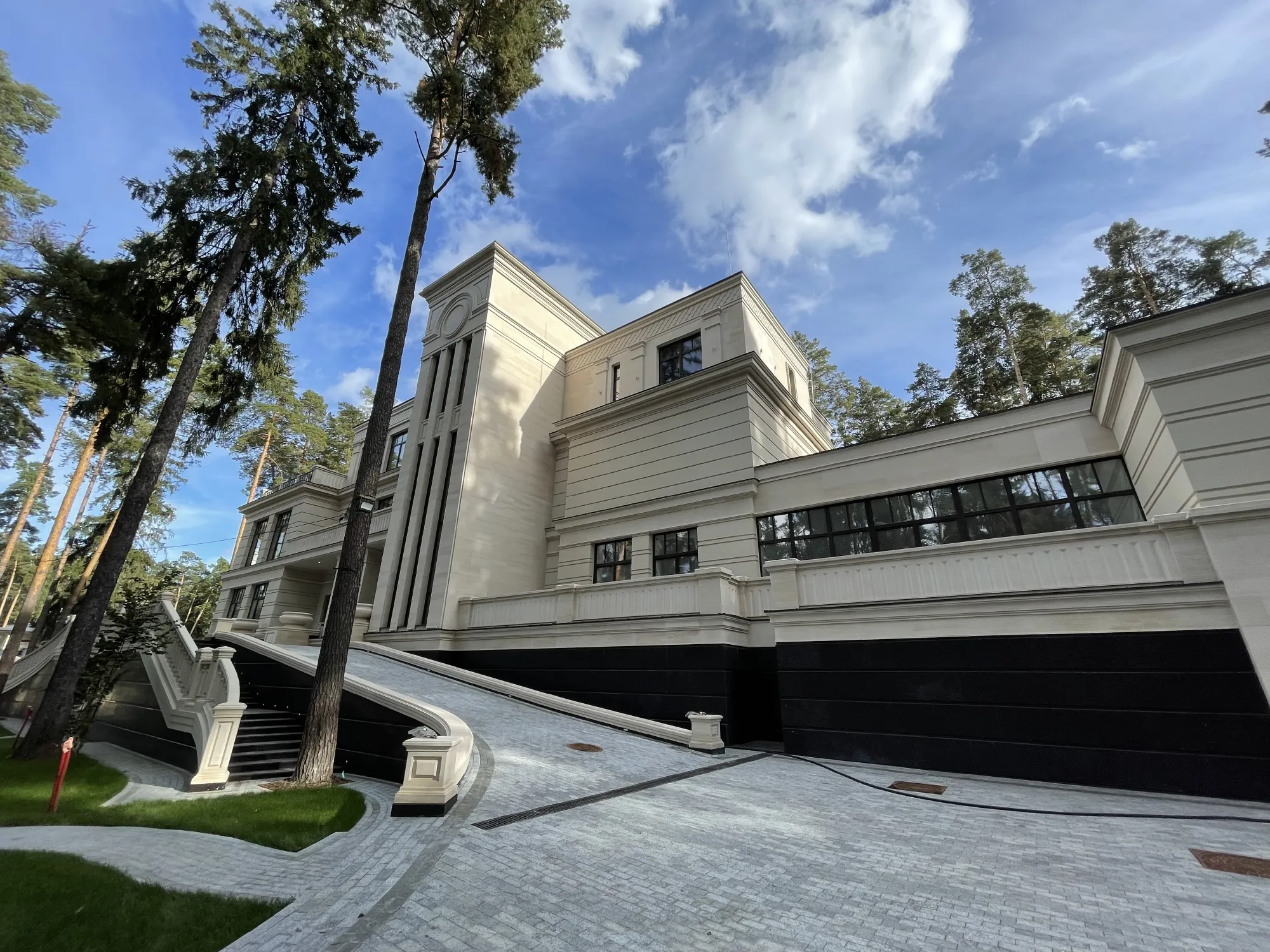 Частная резиденция, "Жуковка"