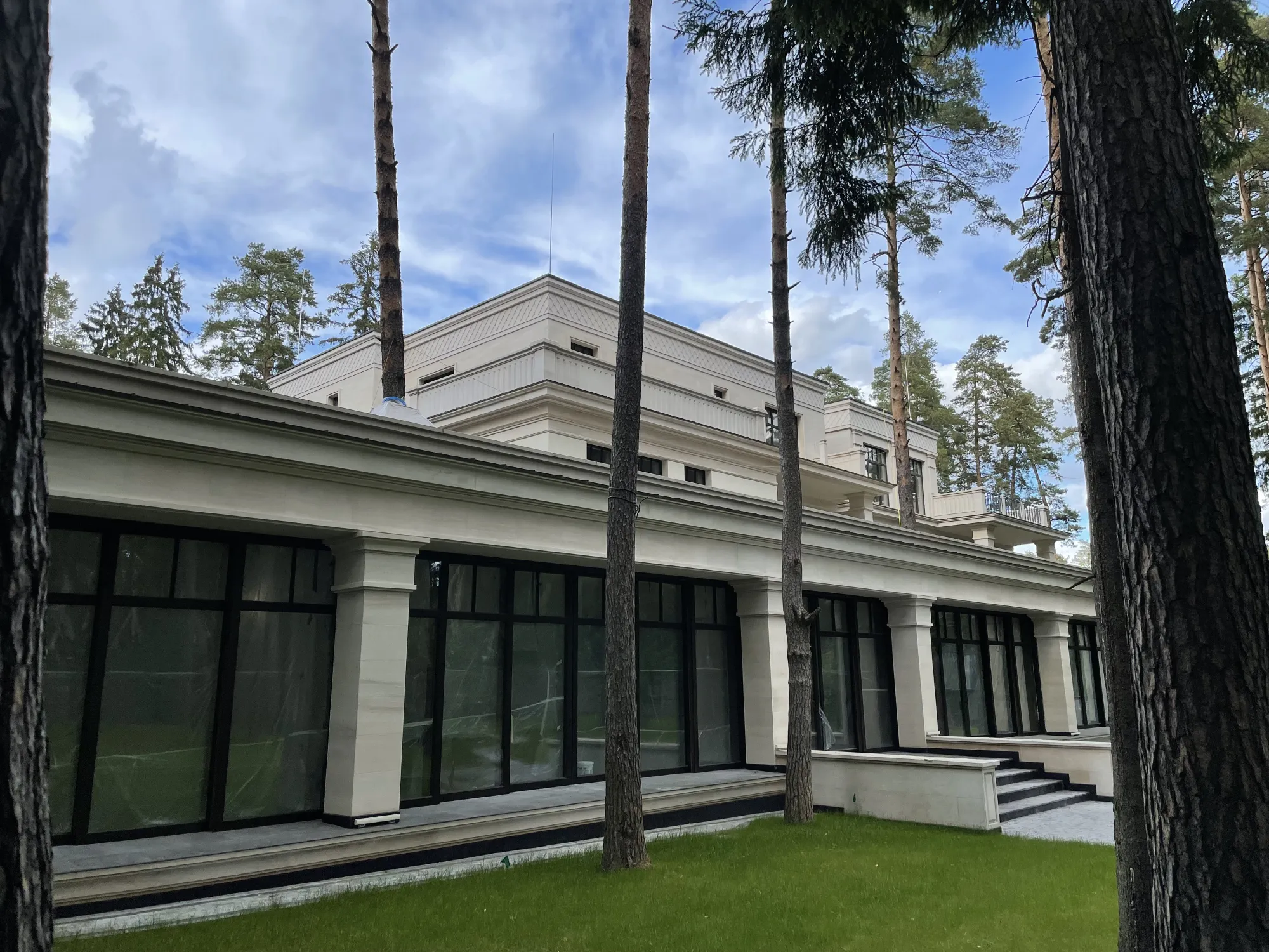 Частная резиденция, "Жуковка"